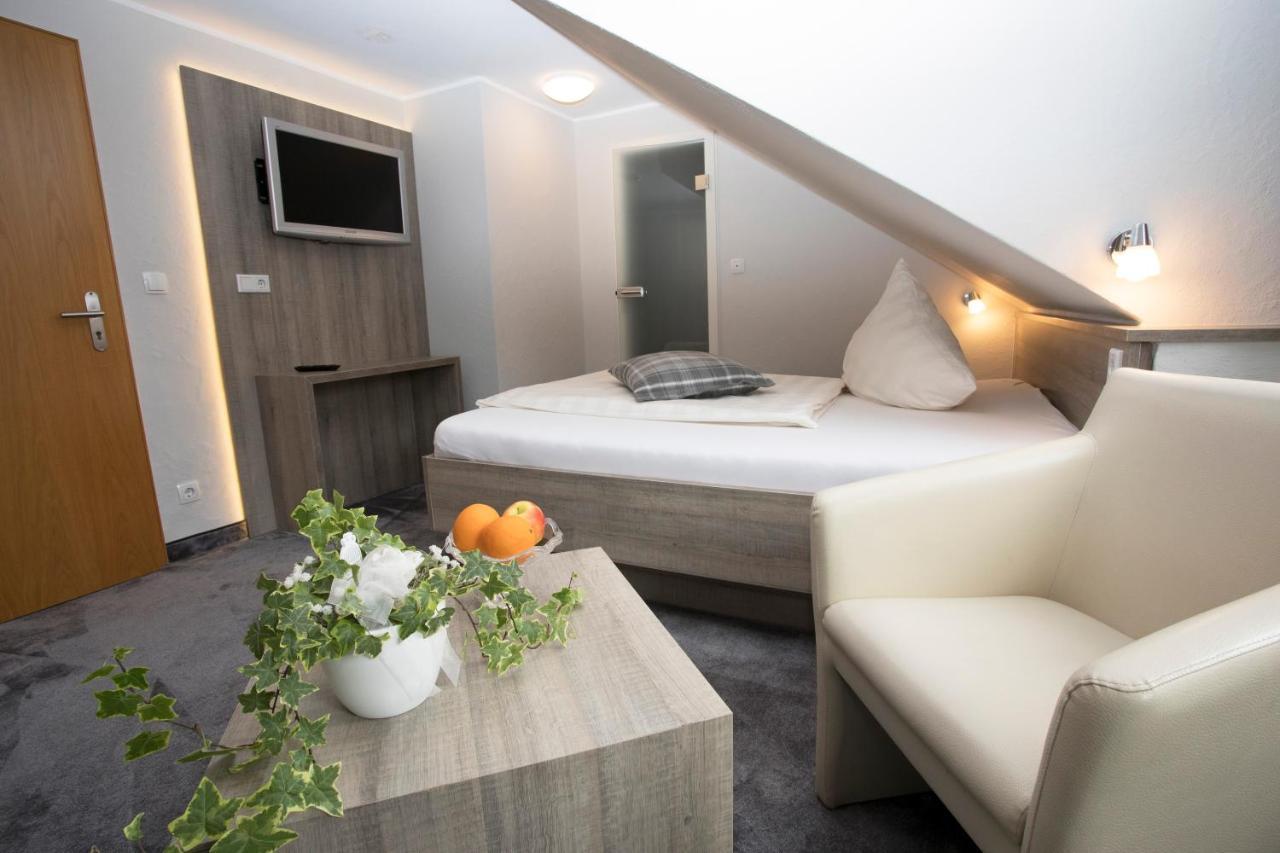 Budget Double Room Souterrain or Top Storey,1002395832:JPEG