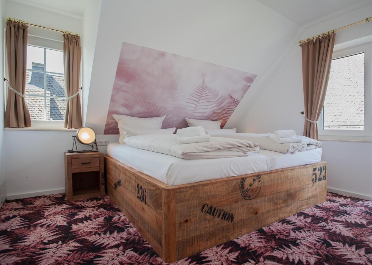 Family Room,1589266360:JPEG