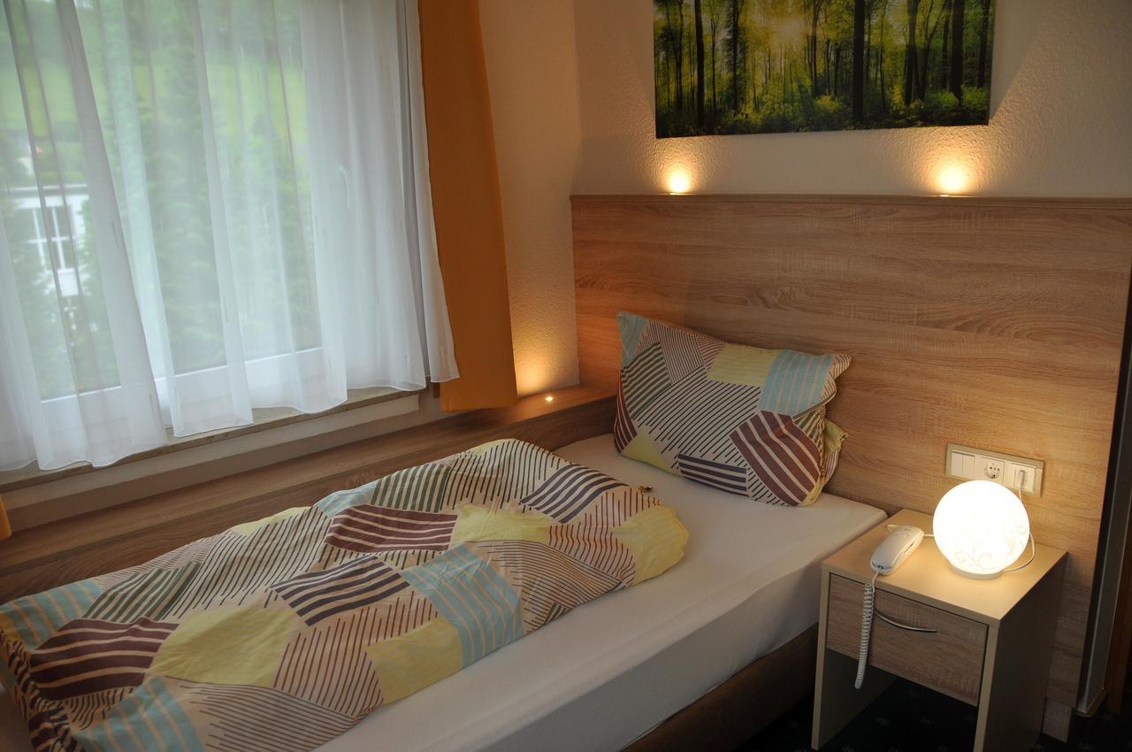 Single Room,633041130:JPEG